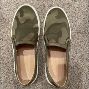 Mata Sneakers Women’s